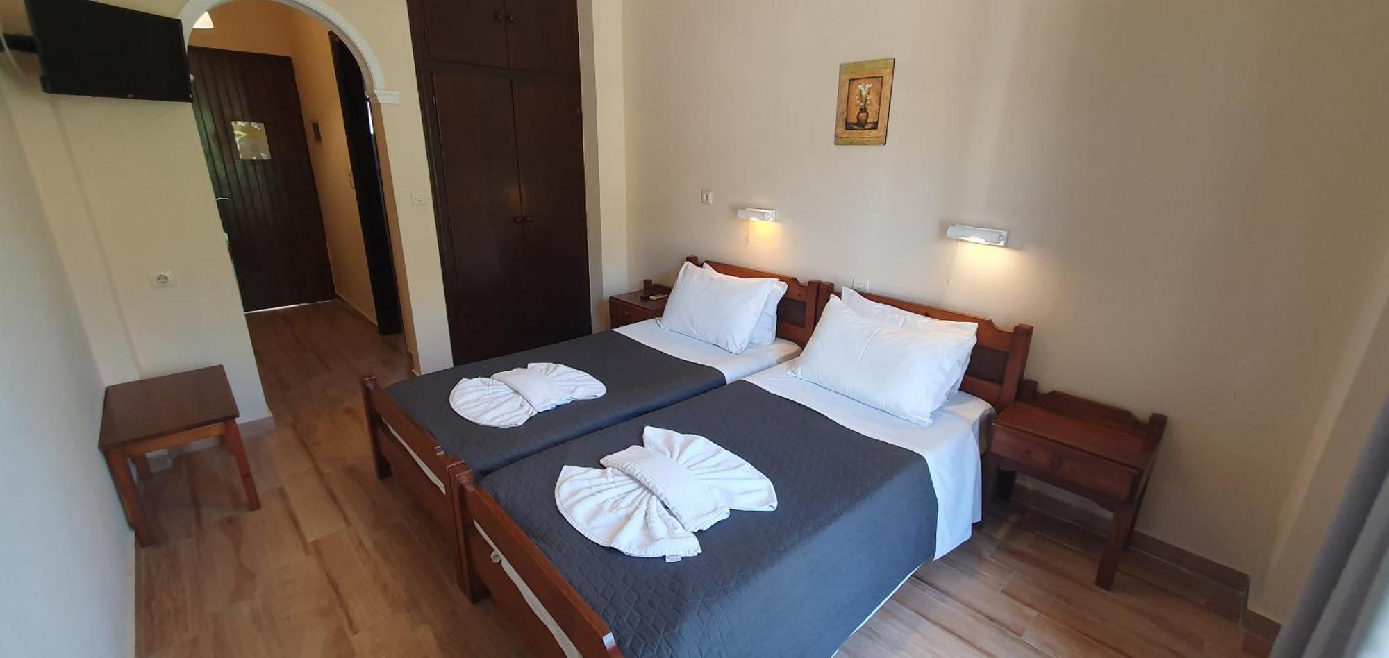 Phivos Hotel ปาเลโอกัสไตรซา ภายนอก รูปภาพ