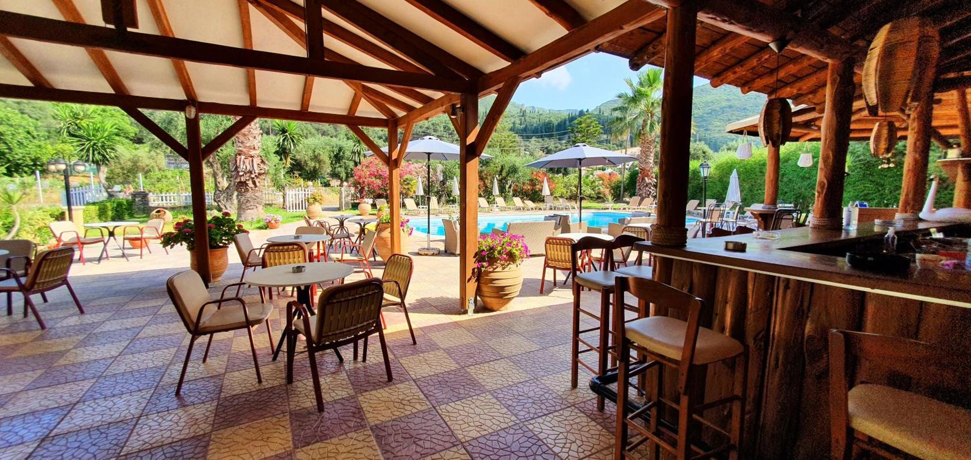 Phivos Hotel ปาเลโอกัสไตรซา ภายนอก รูปภาพ