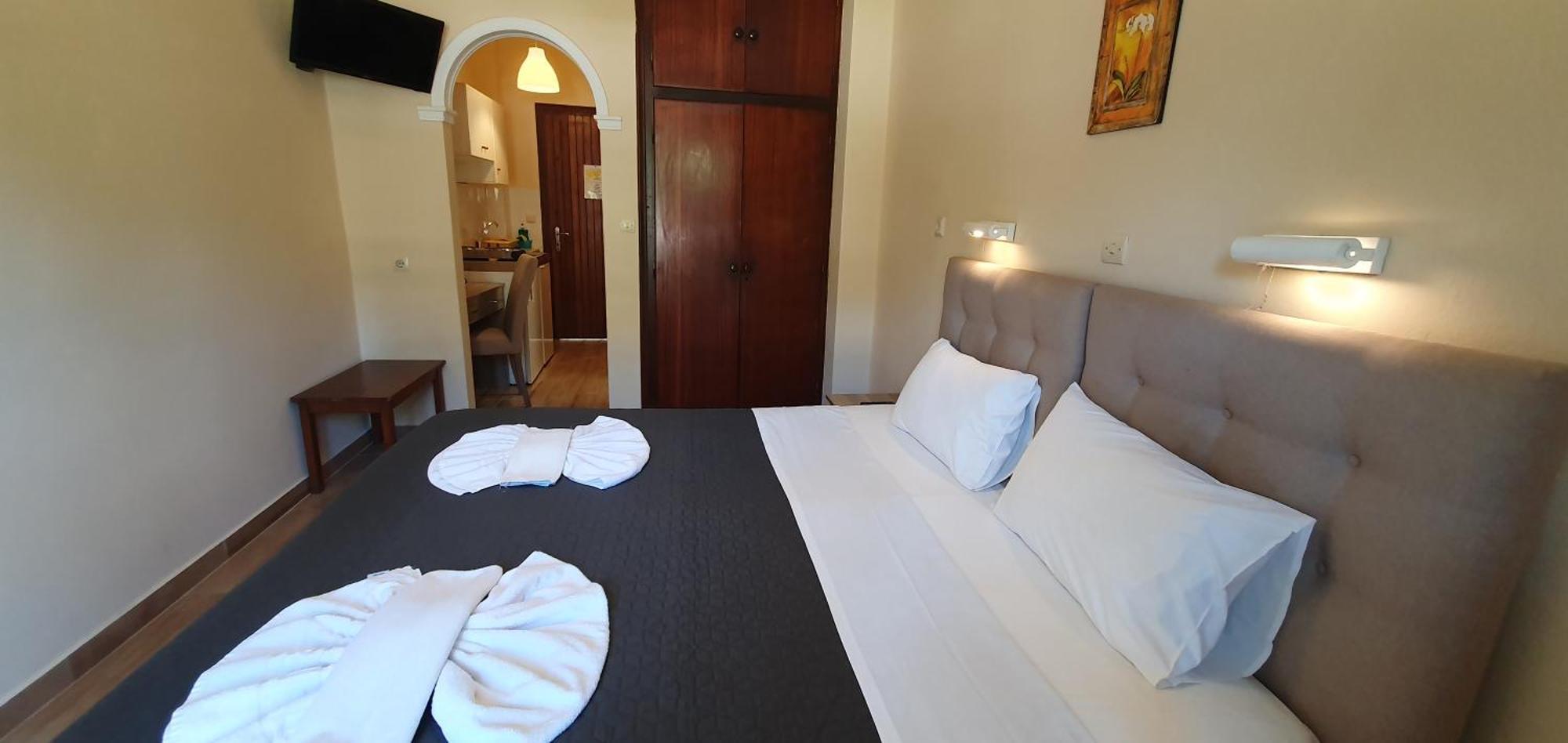 Phivos Hotel ปาเลโอกัสไตรซา ภายนอก รูปภาพ