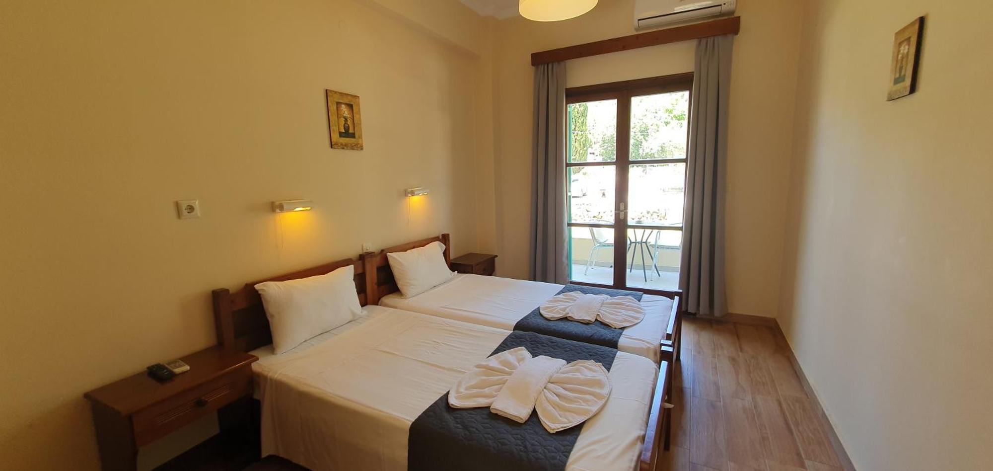 Phivos Hotel ปาเลโอกัสไตรซา ภายนอก รูปภาพ